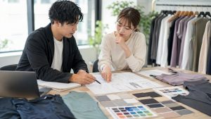 CASE 01：アパレル未経験からのブランド立ち上げ — 他社で断られた案件を素材提案から支援